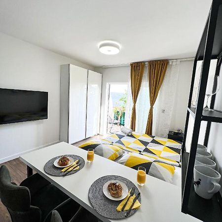 San-Studio Apartment Dugi Rat Exteriér fotografie