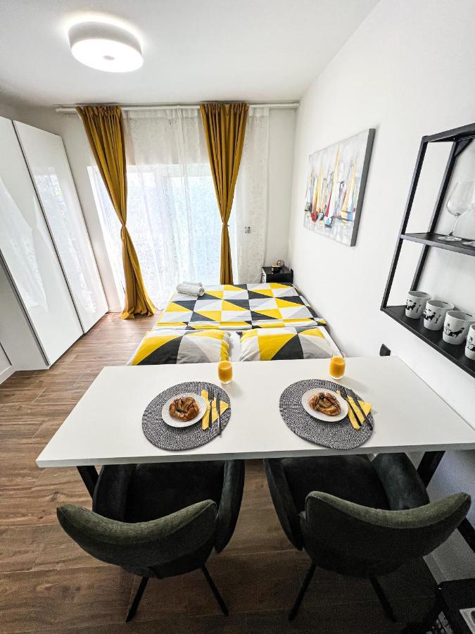 San-Studio Apartment Dugi Rat Exteriér fotografie