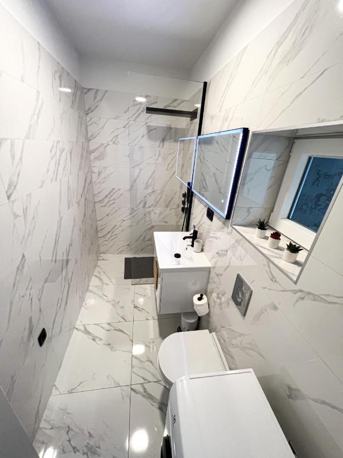 San-Studio Apartment Dugi Rat Exteriér fotografie