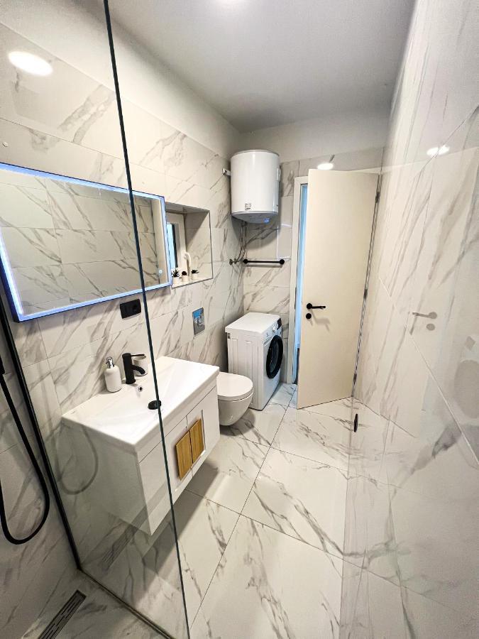 San-Studio Apartment Dugi Rat Exteriér fotografie
