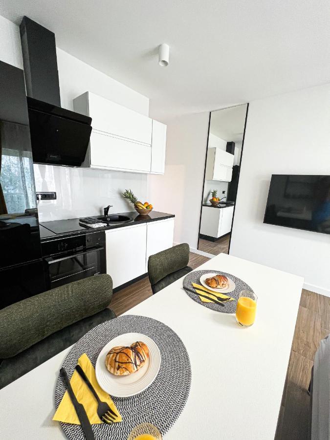 San-Studio Apartment Dugi Rat Exteriér fotografie